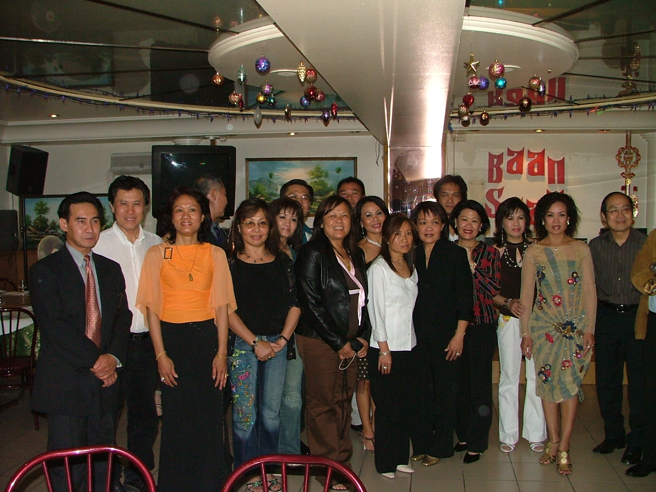 Acceuil des paltalkeurs(euses) LaoParis Admin lao2001 021.jpg